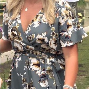 Olive green | flower | high low | wrap dress | flowy arms | Size L